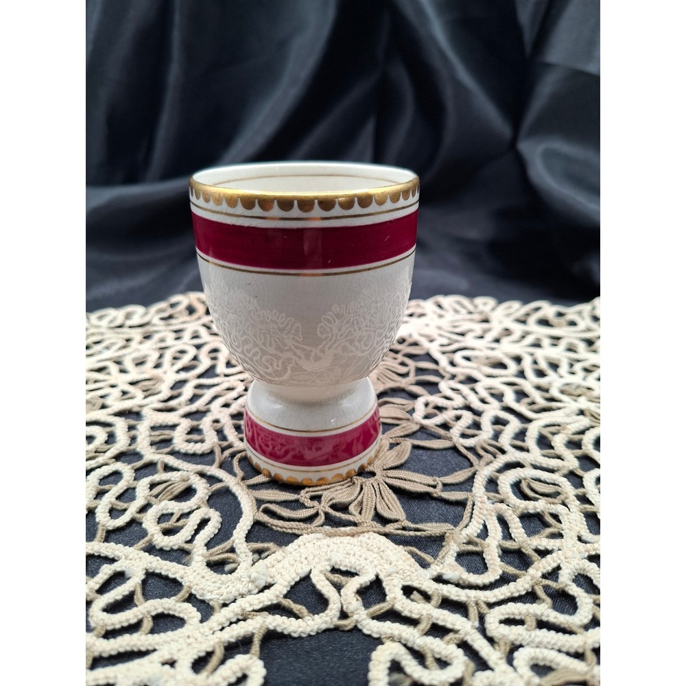 Vintage Ceramic Egg Cup Burgundy Gold Gilt Scalloped Trim Crazed Glaze White